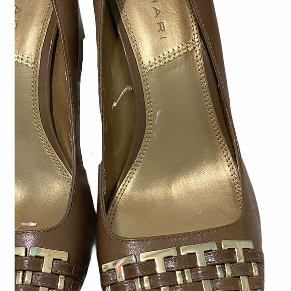 Tahari Bennett Bennett Peep Toe Block Heel Gold Metal Detail Leather Pumps Tan 9 - Picture 4 of 15